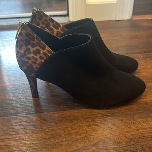Bandolino black and leopard print booties!